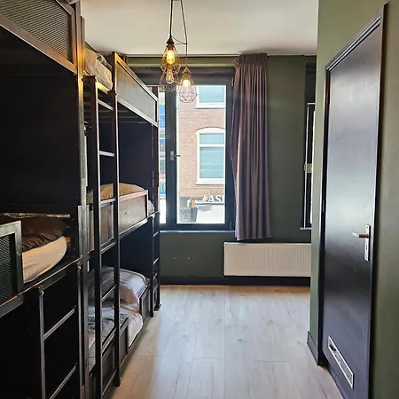 Crossroads Hostel Amsterdam Exterior photo